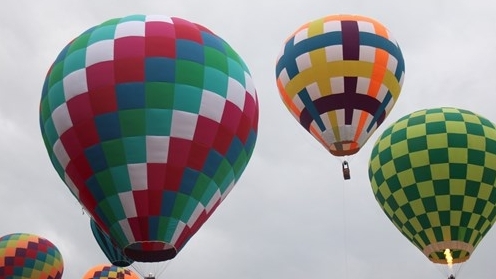 Фестиваль воздушных шаров привлекает туристов в Биньтхуан