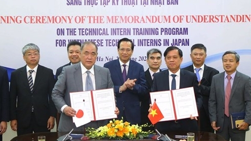 Подписание соглашения об отправке вьетнамских стажеров в Японию для прохождения технической стажировки