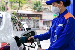 Цены на бензин снизились на более 1.000 донгов