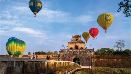 Вид на древнюю столицу Хюэ с высоты птичьего полета