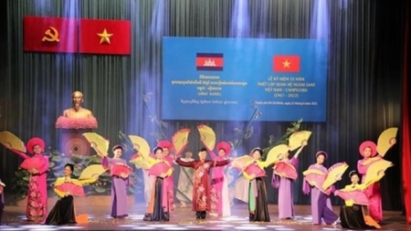 Камбоджийская пресса подчеркивает традиционную дружбу между Вьетнамом и Камбоджей
