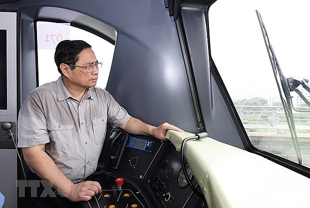 Премьер-министр Фам Минь Чинь проверил ход реализации проекта строительства городской железной дороги от района Нён до вокзала Ханоя