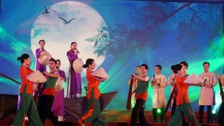 Певческий фестиваль по продвижению разных видов народного пения Центрального Вьетнама