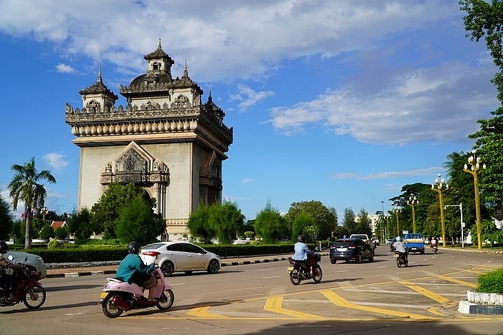 Вьетнам занимает 3-е место по числу туристов в Лаосе