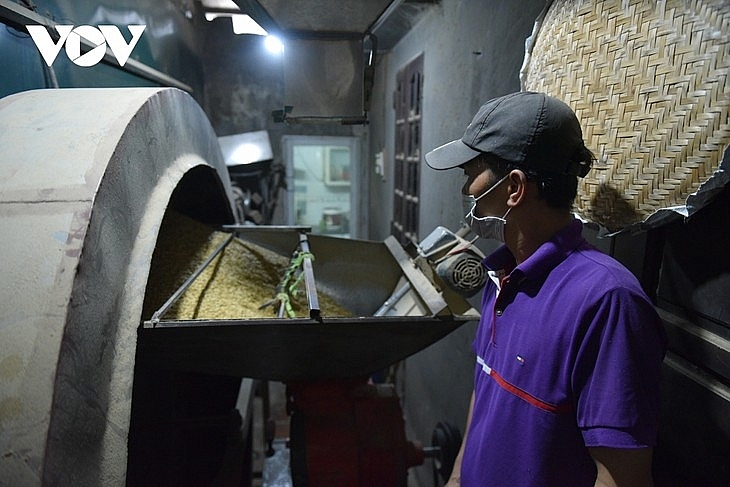 Способ приготовления клейкого риса кома в деревне Мечи города Ханоя