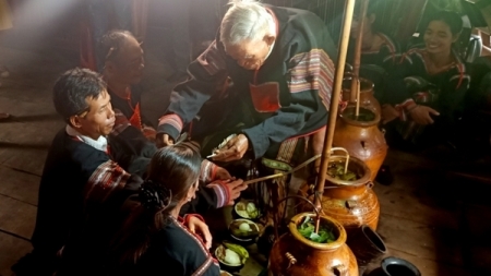 Уникальная церемония побратимства народности Мнонг в Даклаке