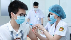 Во многих местностях Вьетнама проходит вакцинация детей от 12 до 17 лет