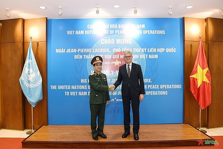 Заместитель генерального секретаря ООН посетил Департамент по поддержанию мира Вьетнама