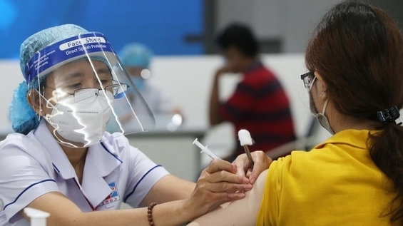 Премьер министр Вьетнама потребовал ускорить темп вакцинации