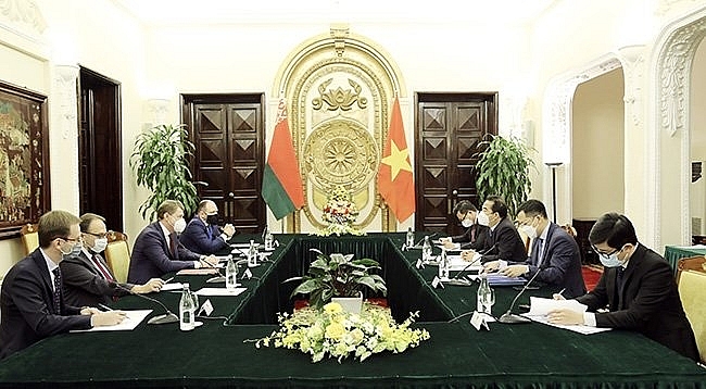 Состоялись политические консультации между Вьетнамом и Беларусью