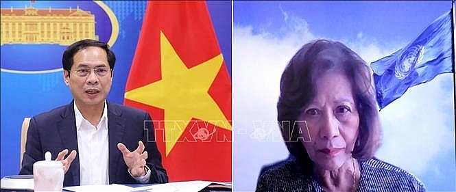 Министр иностранных дел Буй Тхань Шон провёл переговоры со специальным посланником Генерального секретаря ООН по Мьянме