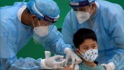 В 3 районах Вьетнама проведена вакцинация от COVID-19 детей от 5 до 12 лет
