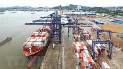 За первые 4 месяца текущего года более 236 млн. тонн товаров было перевезено через морские порты