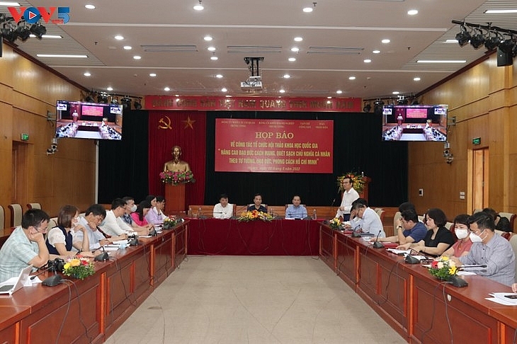 Научный семинар, посвященный 132-й годовщине со дня рождения президента Хо Ши Мина