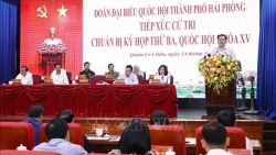 Председатель Нацсобрания Выонг Динь Хюэ встретился с избирателями города Хайфона