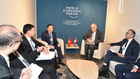 Мероприятия Вице-премьера Ле Минь Кхая в рамках участия во встрече ВЭФ