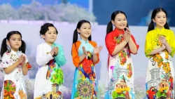 Детский фестиваль национального костюма “аозай” Вьетнама 2022 года — Возвращение к истокам