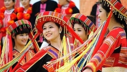 Фестиваль традиционных костюмов этнических меньшинств Вьетнама