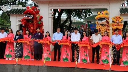 Открылась первая книжная улица в дельте реки Меконг