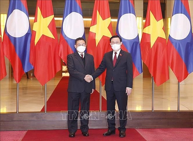 Вьетнам и Лаос непрерывно укрепляют дружеские отношения