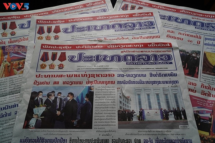 Лаосские СМИ широко осветили визит председателя Национальной ассамблеи Сайсомфона Фомвихана