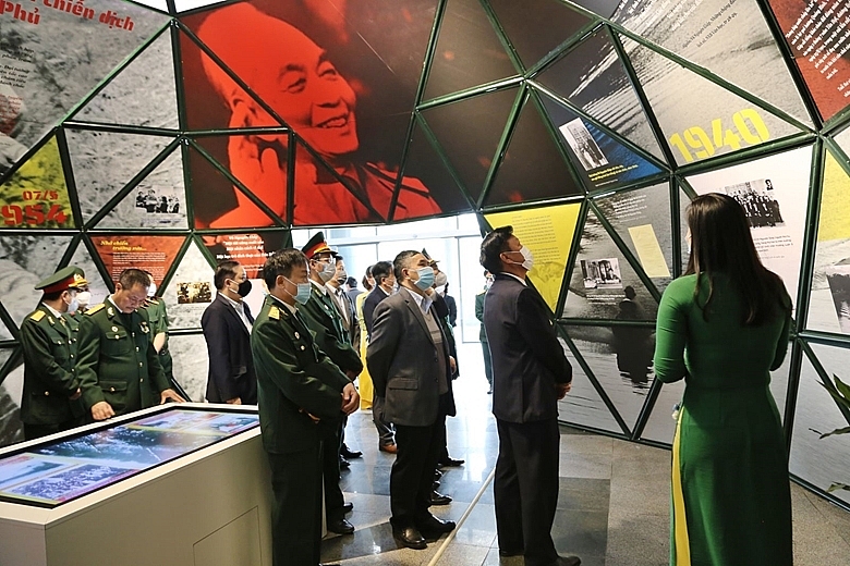 Открылась выставка «Генерал Во Нгуен Зяп – портрет легенды»