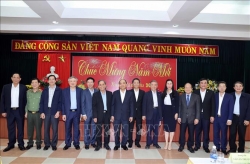 Премьер Вьетнама поздравил бывших руководителей страны с наступающим Тэтом