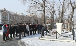 Вьетнамцы во Владивостоке почтили память Президента Хо Ши Мина по случаю Тэта