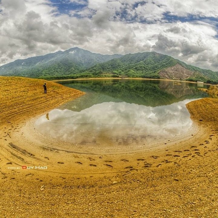 Красота озера Хоачунга (Дананг), которую можно увидеть только раз в году