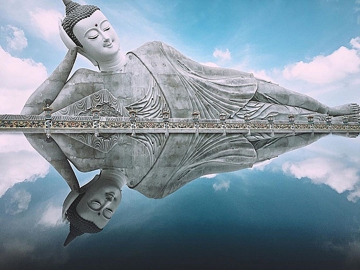 Самая большая статуя лежащего Будды во Вьетнаме