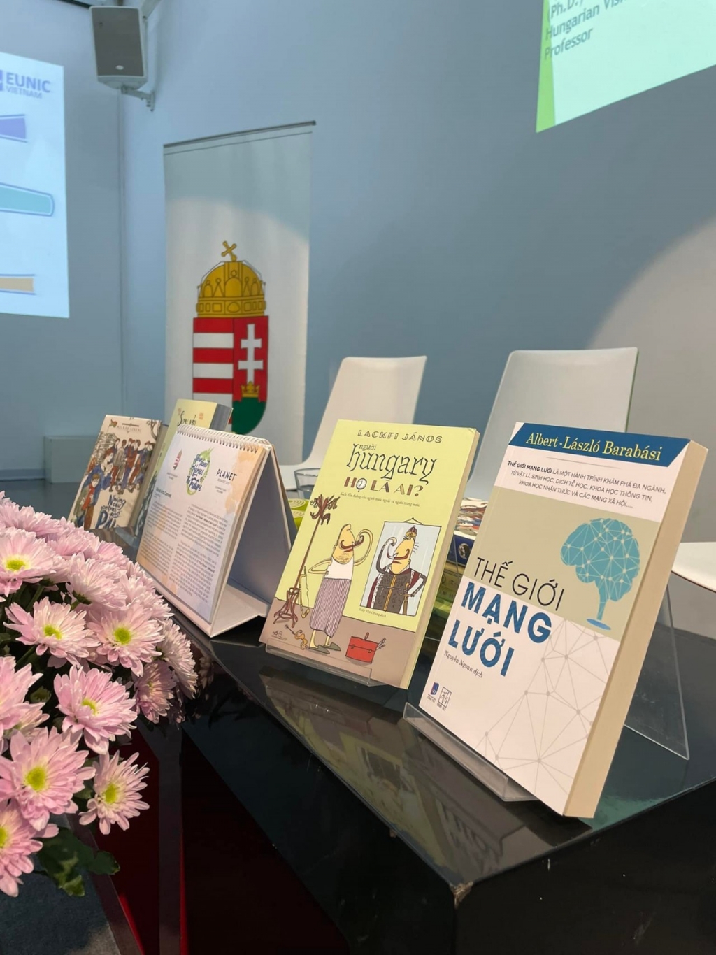 Связь венгерской литературы с вьетнамскими читателями