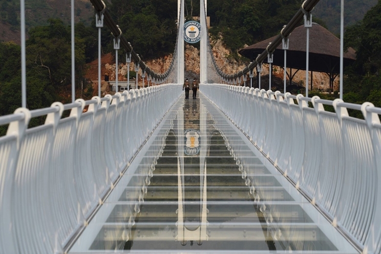Стеклянный мост Батьлонг претендует на мировой рекорд