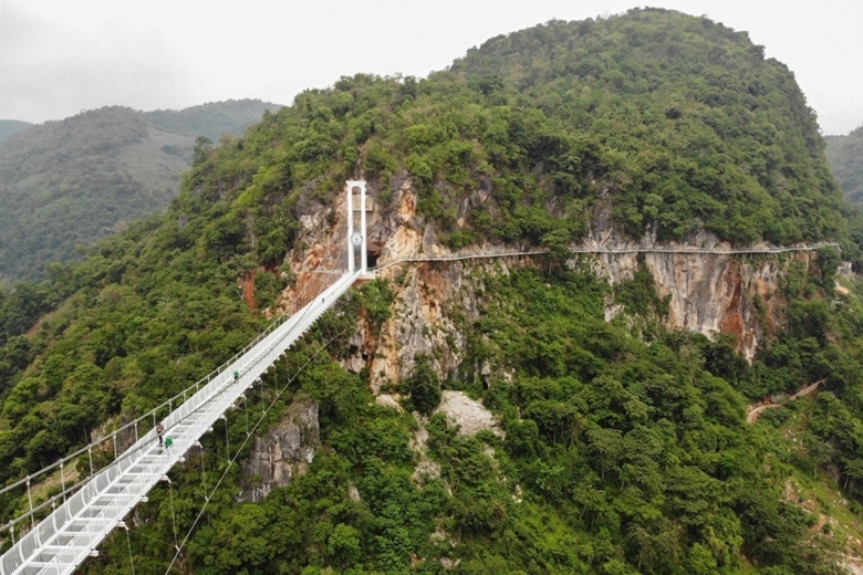 Стеклянный мост Батьлонг претендует на мировой рекорд
