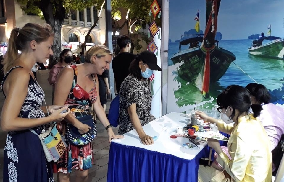 Ханой привлекает иностранных гостей во время SEA GAMES 31