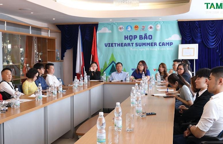 Вьетнамская молодежь и студенты в Европе с нетерпением ждут летнего лагеря Vietheart Summer Camp 2022