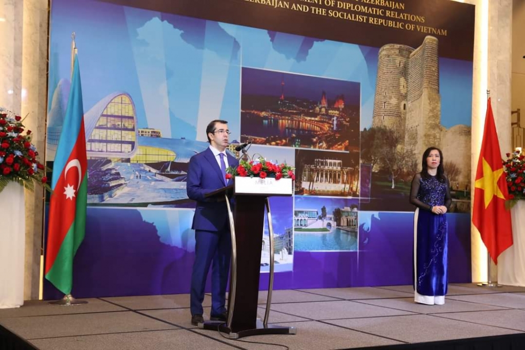Празднование Дня Республики Азербайджана и 30-летия со дня установления дипломатических отношений между Вьетнамом и Азербайджаном