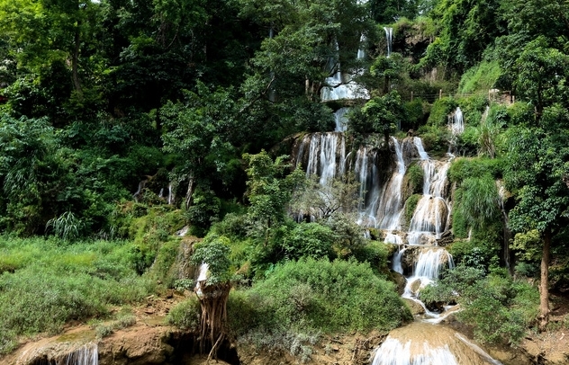 Красота водопада Зайием посреди плато Мокчоу