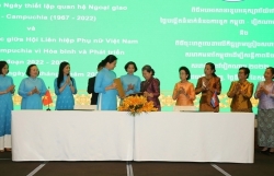 Укрепление традиционного сотрудничества между ассоциациями женщин Вьетнама и Камбоджи