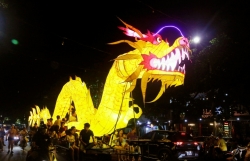Фестиваль Тханьтуен 2022 г.: крупнейший фестиваль фонарей во Вьетнаме