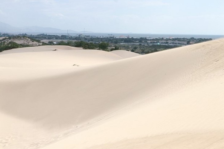 Красота песчаных дюн в южной провинции Ниньтхуан