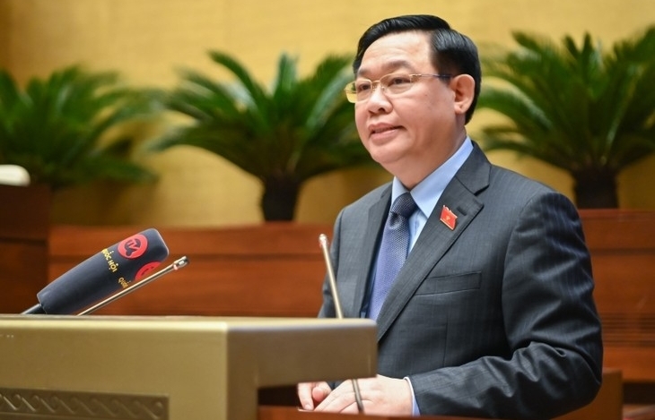 Председатель Нацсобрания Выонг Динь Хюэ: Необходимо продолжить повышать эффективность надзорной деятельности