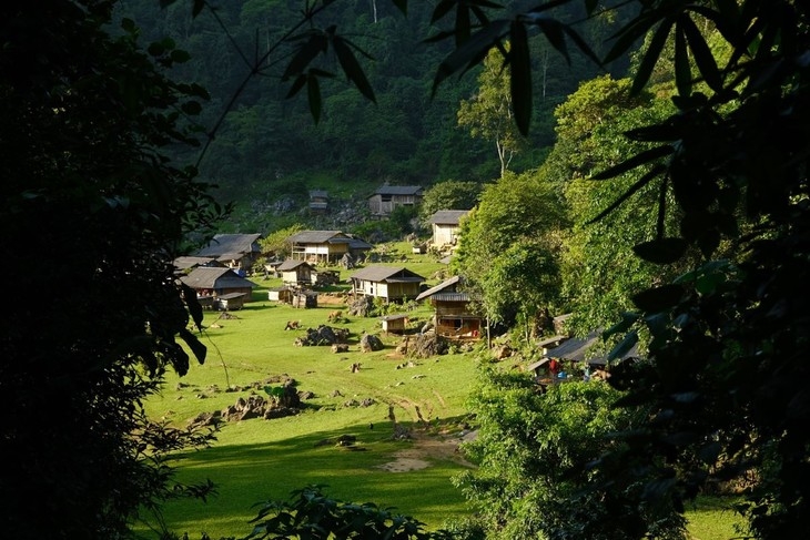 Нетронутая деревня Хангтау в уезде Мокчоу провинции Сонла