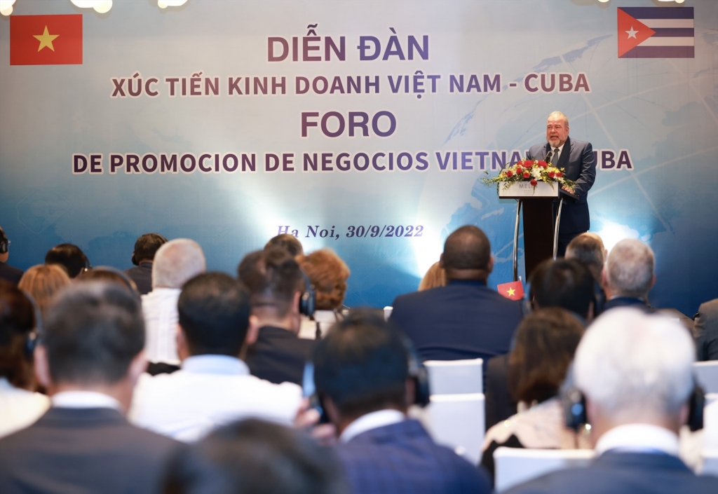 Премьер-министр Кубы принял участие в форуме по развитию бизнеса между Вьетнамом и Кубой