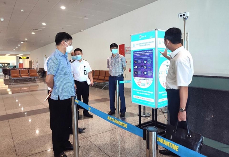 Г.Ханой проверяет пассажиров для предотвращения эпидемий обезьяньей оспы в аэропорту Нойбай