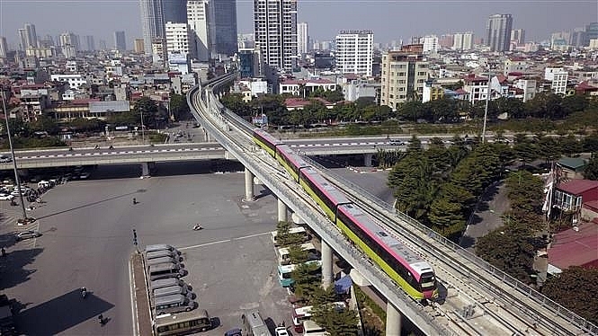Тестовая эксплуатация поезда метро линии Нён-Ханойский вокзал со скоростью до 80 км/ч