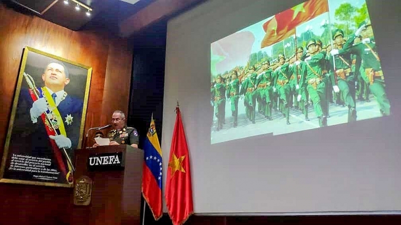 Празднование дня основания Вьетнамской народной армии в Венесуэле