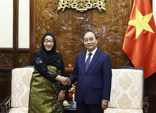 Президент принял новых послов Азербайджана, Брунея